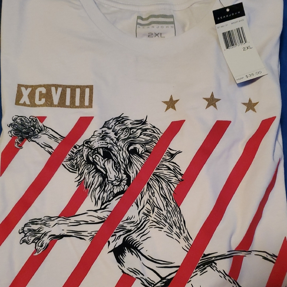 Goodfellow & Co White Tee with Lion and Gold Stars